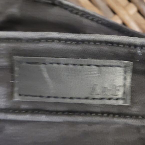 Abercrombie & Fitch Super Skinny Mid Rise Black Jeans 8/29 Ripped Knee Raw Hem - Picture 3 of 16